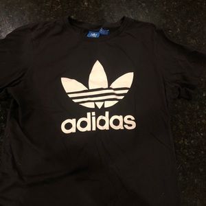 ADIDAS t-shirt